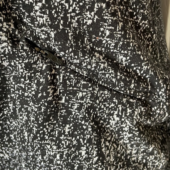 Lululemon Long Sleeve Shirt Size 4 - Picture 3 of 7